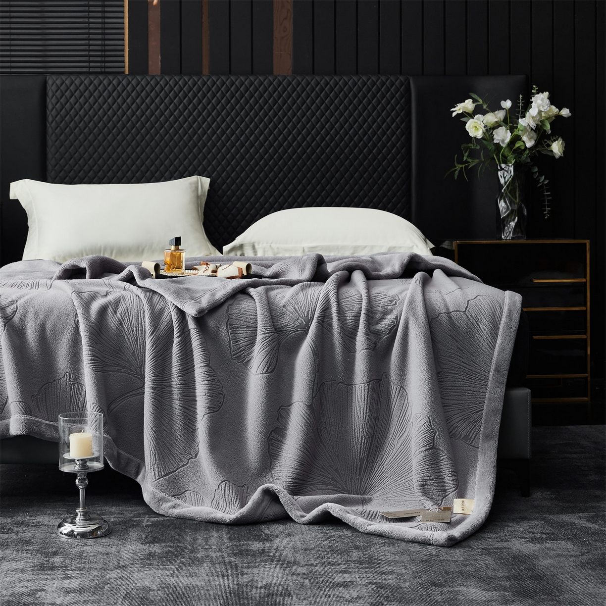 91家纺网 家纺一手货源 找家纺 凯轩毛毯网销专供 2025新款单层雕花毯毛毯婚庆毯保暖毯子 银杏叶  灰