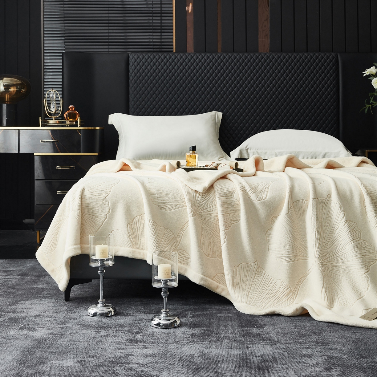 91家纺网 家纺一手货源 找家纺 凯轩毛毯网销专供 2025新款单层雕花毯毛毯婚庆毯保暖毯子 银杏叶 米色