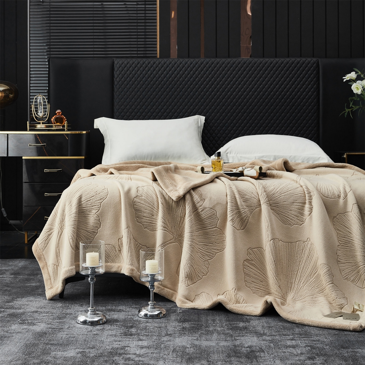 91家纺网 家纺一手货源 找家纺 凯轩毛毯网销专供 2025新款单层雕花毯毛毯婚庆毯保暖毯子 银杏叶  驼