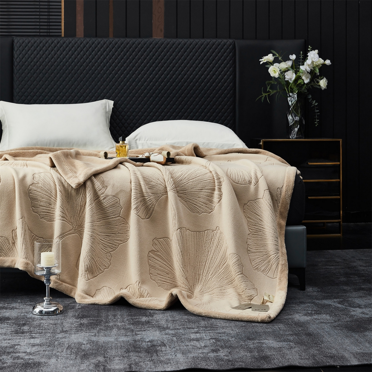 91家纺网 家纺一手货源 找家纺 凯轩毛毯网销专供 2025新款单层雕花毯毛毯婚庆毯保暖毯子 银杏叶  驼