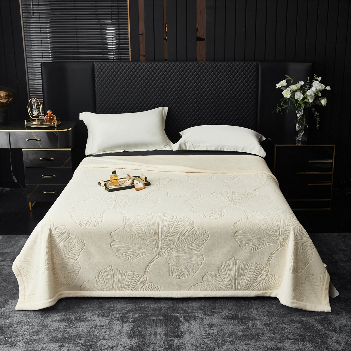 凯轩毛毯网销专供 2025新款单层雕花毯毛毯婚庆毯保暖毯子 银杏叶 米色