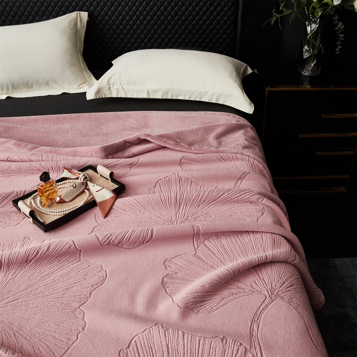 91家纺网 家纺一手货源 找家纺 （总）凯轩毛毯网销专供 2025新款单层雕花毯毛毯婚庆毯保暖毯子