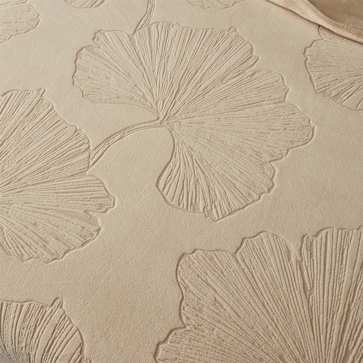 91家纺网 家纺一手货源 找家纺 凯轩毛毯网销专供 2025新款单层雕花毯毛毯婚庆毯保暖毯子 银杏叶  驼