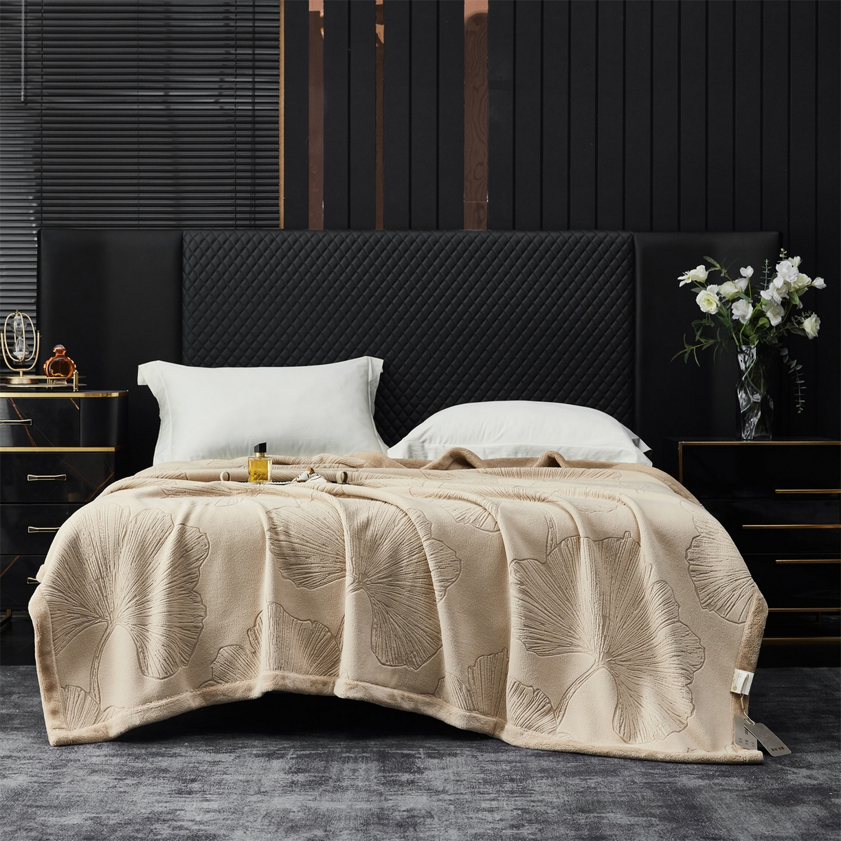 91家纺网 家纺一手货源 找家纺 凯轩毛毯网销专供 2025新款单层雕花毯毛毯婚庆毯保暖毯子 银杏叶  驼