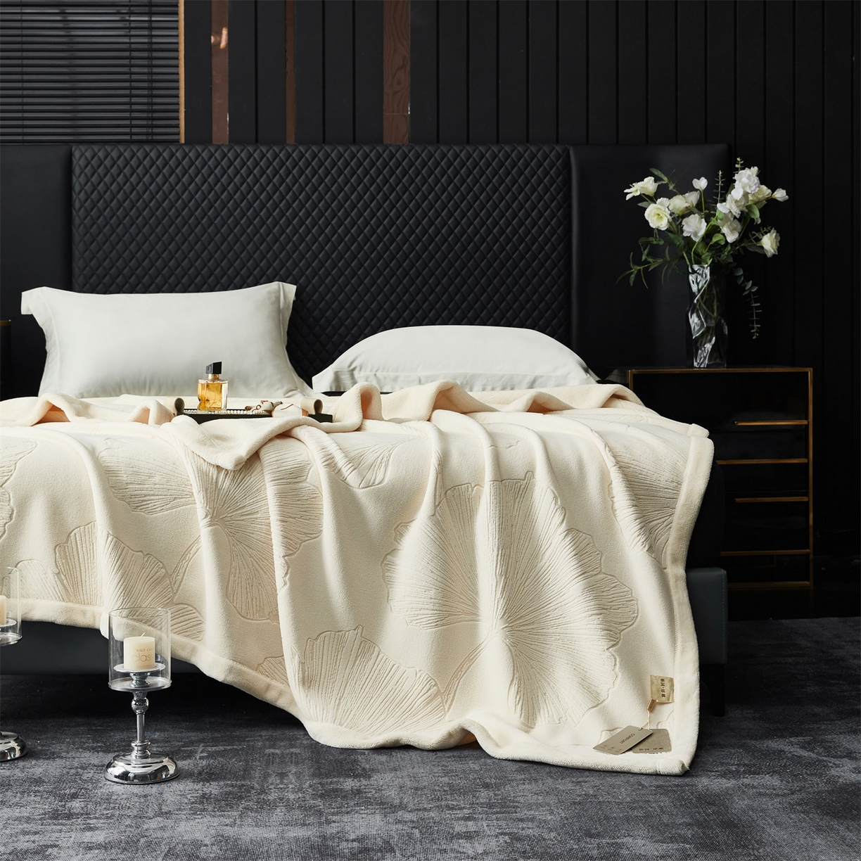 91家纺网 家纺一手货源 找家纺 凯轩毛毯网销专供 2025新款单层雕花毯毛毯婚庆毯保暖毯子 银杏叶 米色