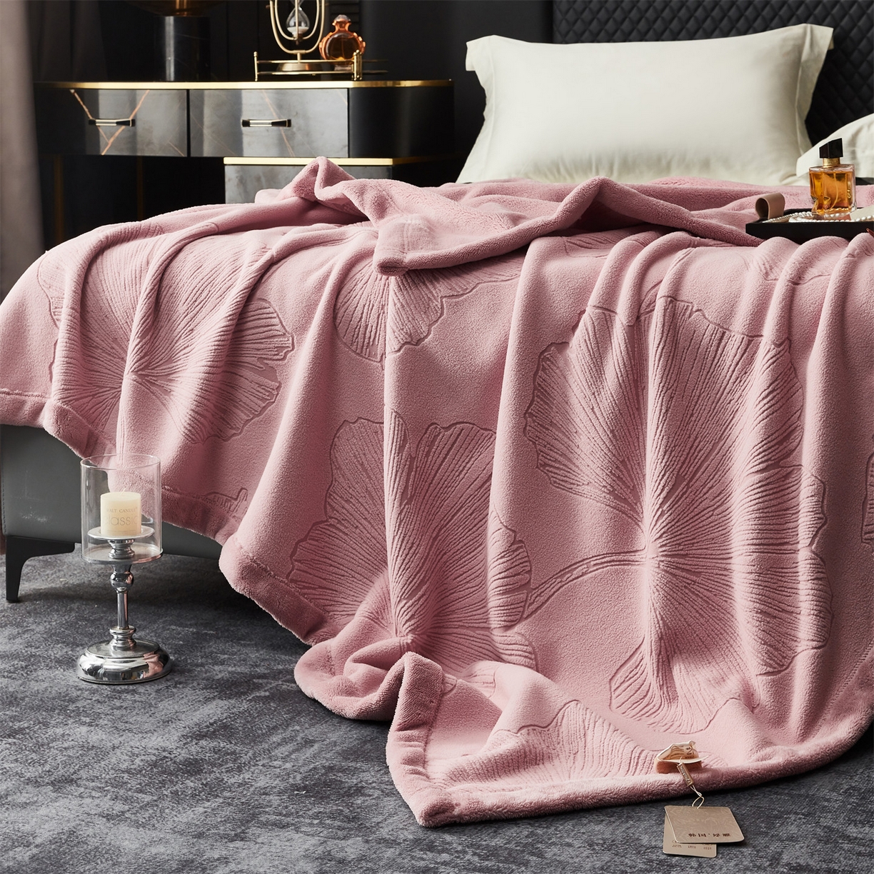 91家纺网 家纺一手货源 找家纺 凯轩毛毯网销专供 2025新款单层雕花毯毛毯婚庆毯保暖毯子 银杏叶  粉