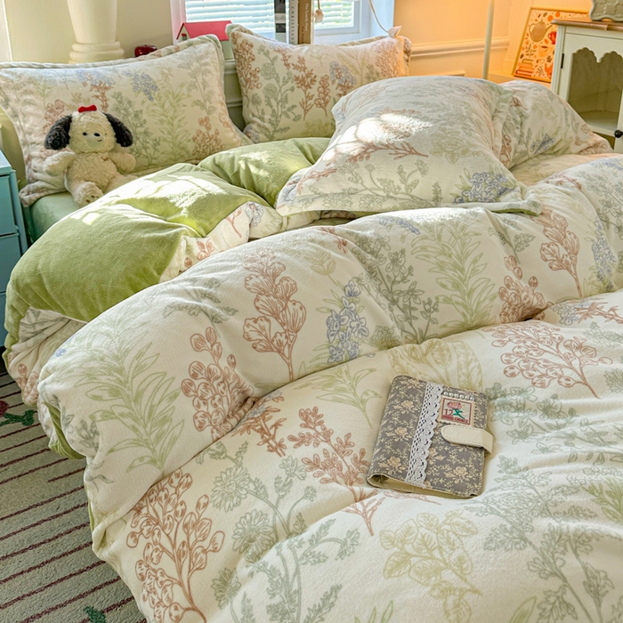 91家纺网 家纺一手货源 找家纺 卡普家居 2025新款加厚保暖牛奶绒系列--四件套 幽兰花谷