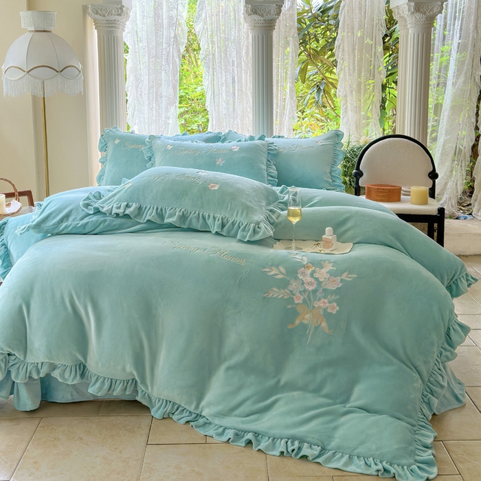 91家纺网 家纺一手货源 找家纺 （总）美洲琳 2025新款高克重牛奶绒绣花四件套