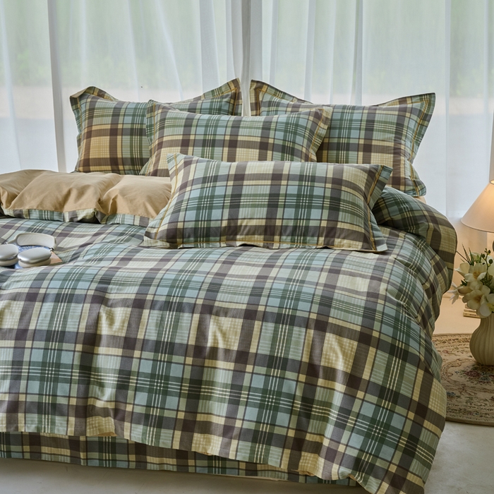 91家纺网 家纺一手货源 找家纺 铭博家纺 2025新款直播热款全棉吊边一字绣工艺款13070印花全棉单床单言格论