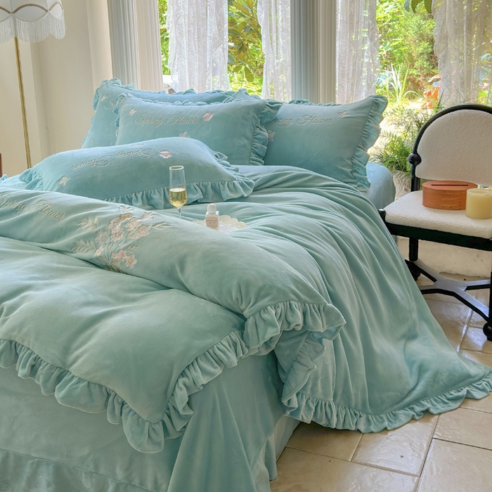 91家纺网 家纺一手货源 找家纺 （总）美洲琳 2025新款高克重牛奶绒绣花四件套