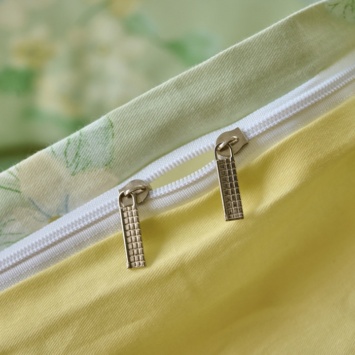 91家纺网 家纺一手货源 找家纺 铭博家纺 2025新款直播热款全棉吊边一字绣工艺款13070印花全棉单床单花漫盈香