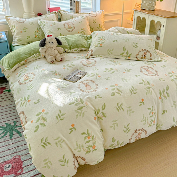 91家纺网 家纺一手货源 找家纺 卡普家居 2025新款加厚保暖牛奶绒系列--四件套 森林小兔