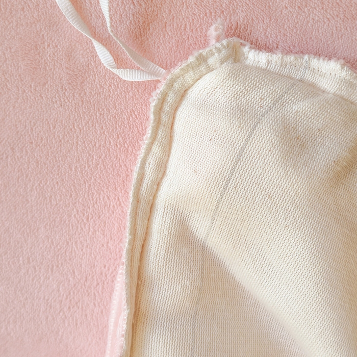 91家纺网 家纺一手货源 找家纺 美洲琳 2025新款高克重牛奶绒绣花四件套 手捧花-米白