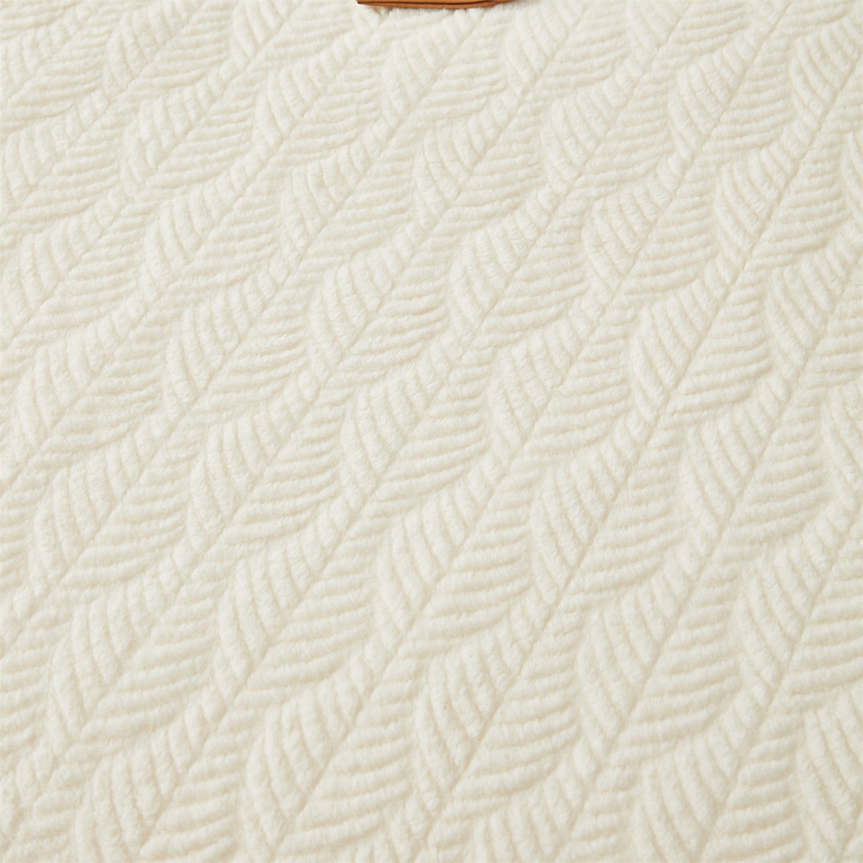 91家纺网 家纺一手货源 找家纺 凯轩毛毯网销专供 2025新款仿羔羊绒毯毛毯婚庆毯保暖毯子 米白