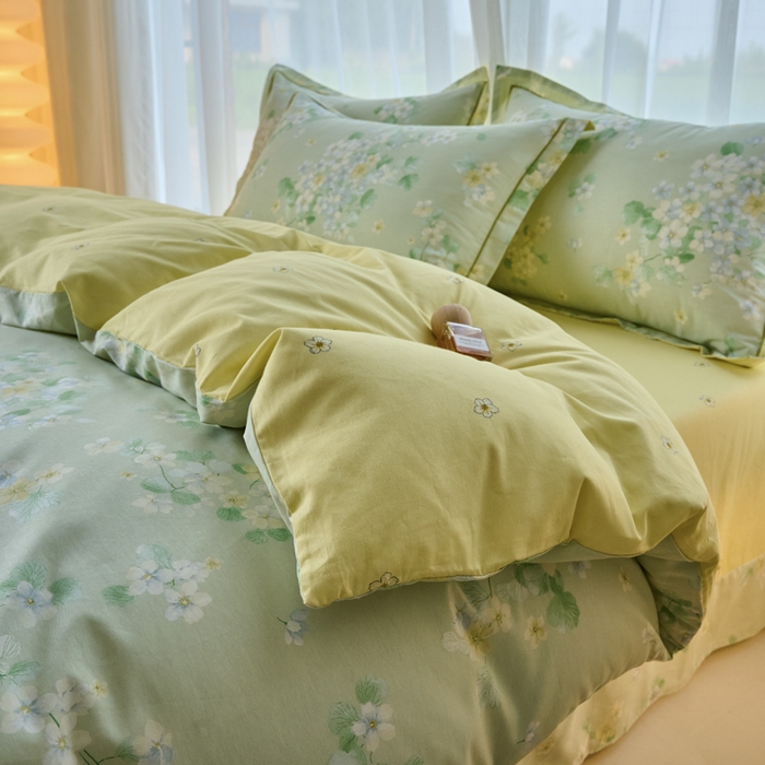 91家纺网 家纺一手货源 找家纺 铭博家纺 2025新款直播爆款100%全棉吊边一字绣工艺款13070印花全棉四件套花漫盈香