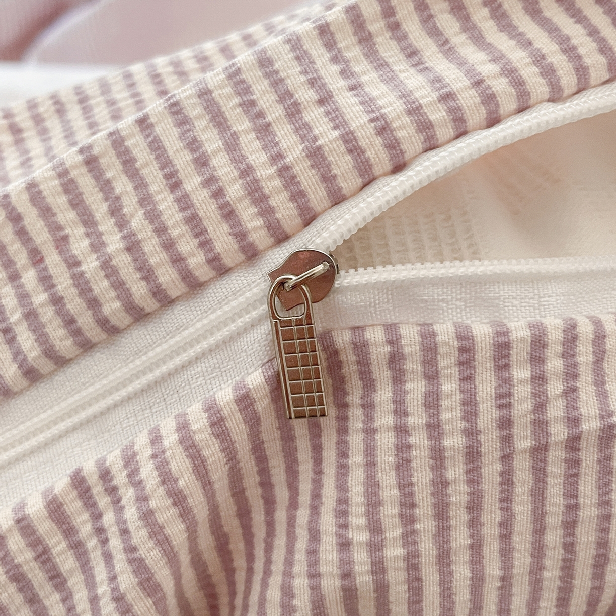 91家纺网 家纺一手货源 找家纺 铺尚美家纺 2025新款云感提花双层纱系列 倾心-紫