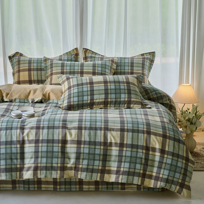 91家纺网 家纺一手货源 找家纺 铭博家纺 2025新款直播爆款100%全棉吊边一字绣工艺款13070印花全棉四件套言格论