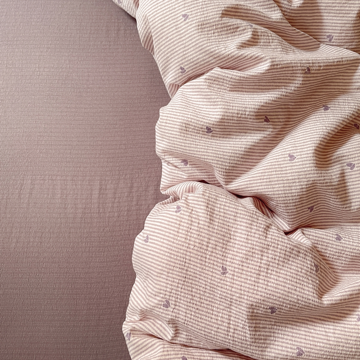 91家纺网 家纺一手货源 找家纺 铺尚美家纺 2025新款云感提花双层纱系列 倾心-紫