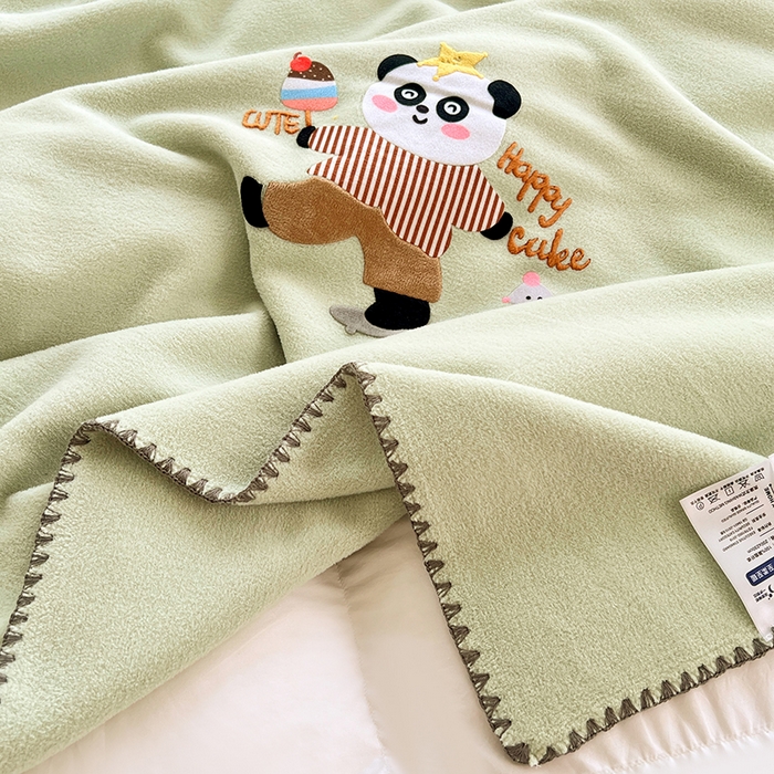 91家纺网 家纺一手货源 找家纺 凯轩毛毯网销专供 2025新款仿羊绒贴布绣毛毯毯子 欢乐熊猫-绿