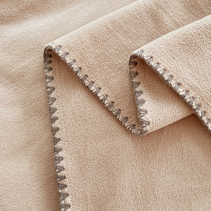 91家纺网 家纺一手货源 找家纺 凯轩毛毯网销专供 2025新款仿羊绒贴布绣毛毯毯子 欢乐熊猫-咖