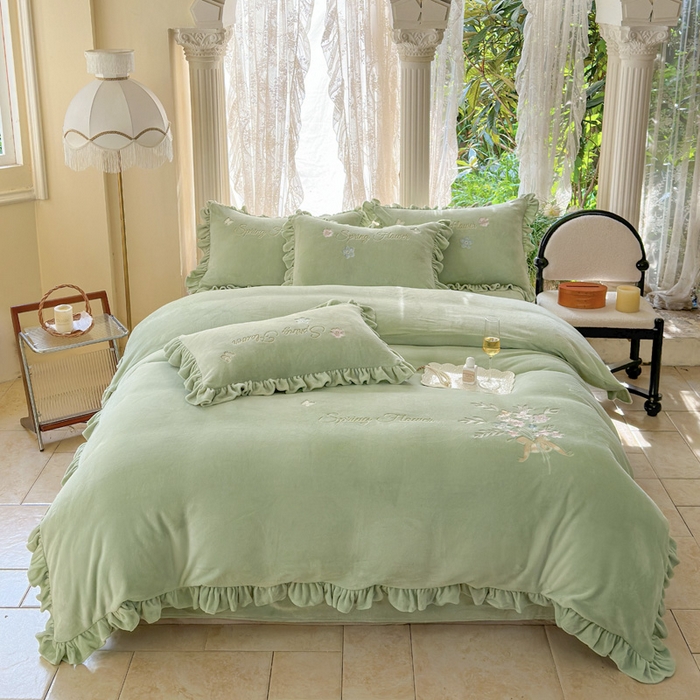 美洲琳 2025新款高克重牛奶绒绣花四件套 手捧花-水绿