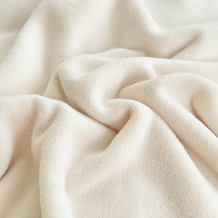 91家纺网 家纺一手货源 找家纺 凯轩毛毯网销专供 2025新款仿羊绒贴布绣毛毯毯子 欢乐熊猫-米白