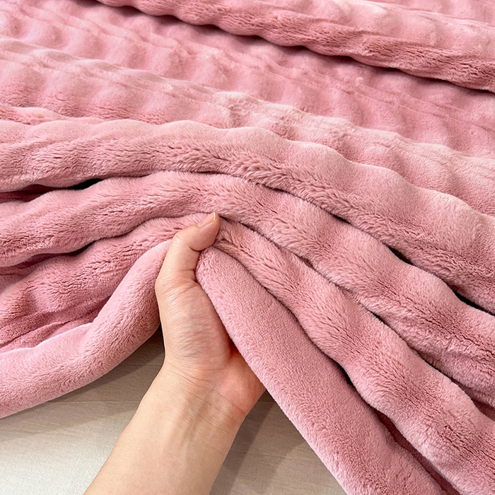 91家纺网 家纺一手货源 找家纺 凯轩毛毯网销专供 2025新款水波纹精品婚庆云毯毛毯 水波纹-珊瑚粉