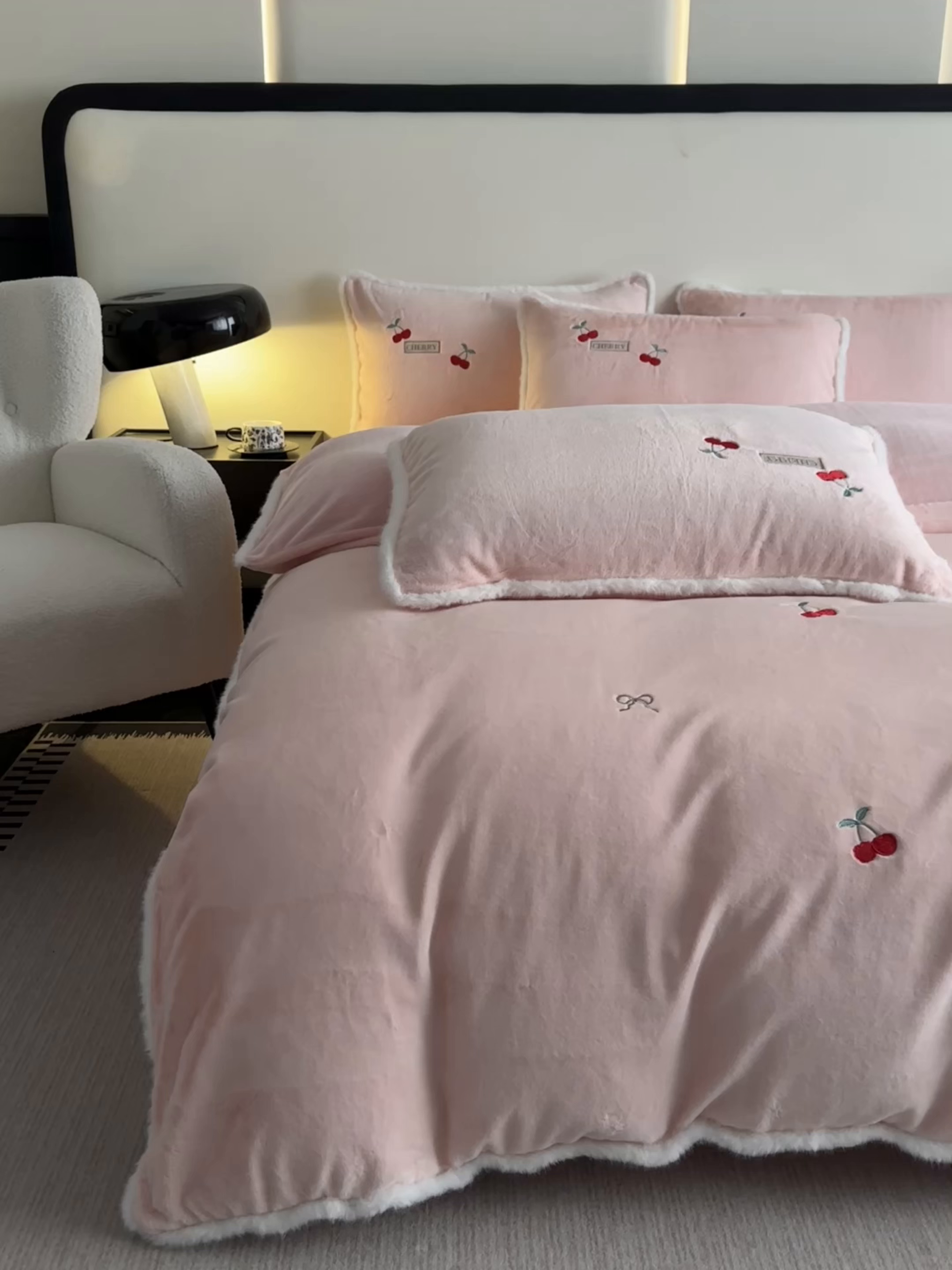 91家纺网 家纺一手货源 找家纺 梓之赫 2025新款A类高密度雪貂绒四件套 公主粉