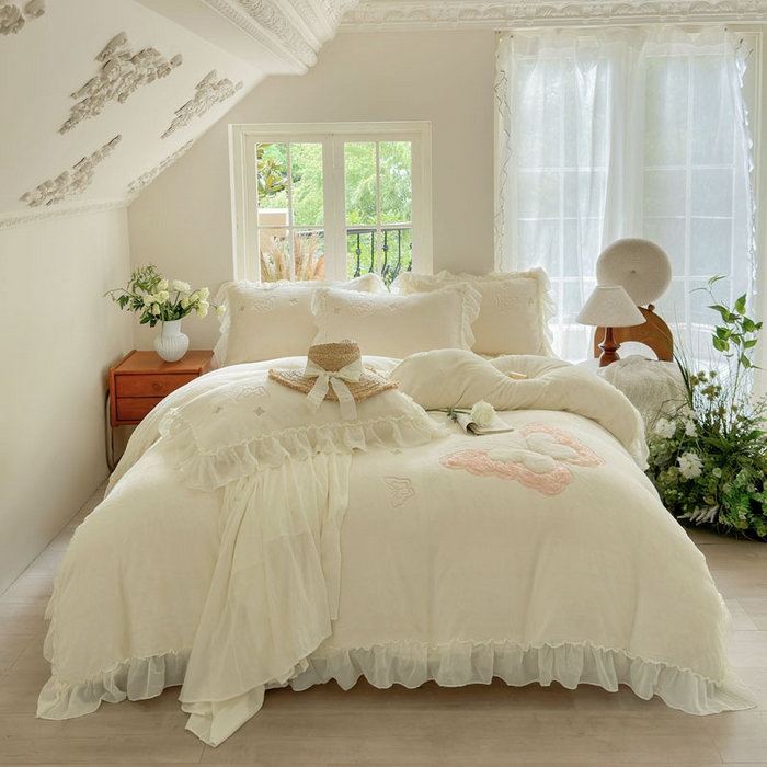 91家纺网 家纺一手货源 找家纺 （总）美洲琳 2025新款高克重全消光贴布绣花牛奶绒四件套