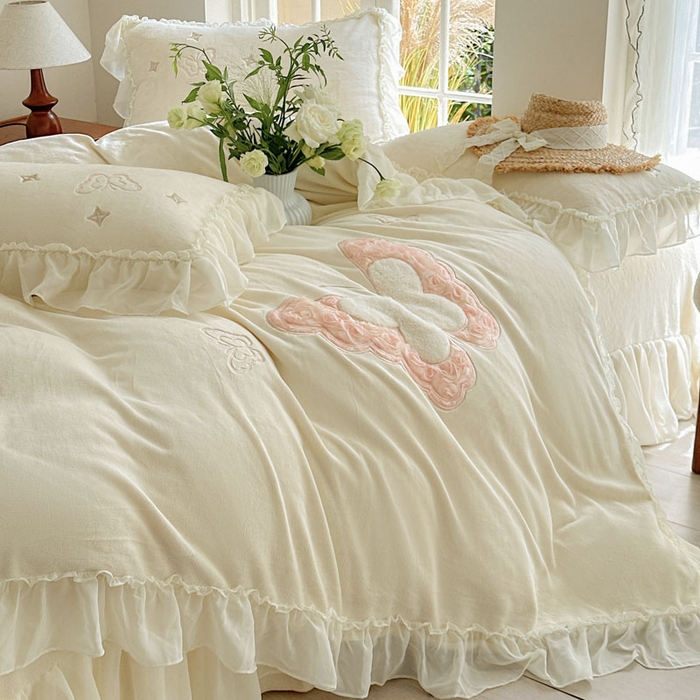 91家纺网 家纺一手货源 找家纺 （总）美洲琳 2025新款高克重全消光贴布绣花牛奶绒四件套