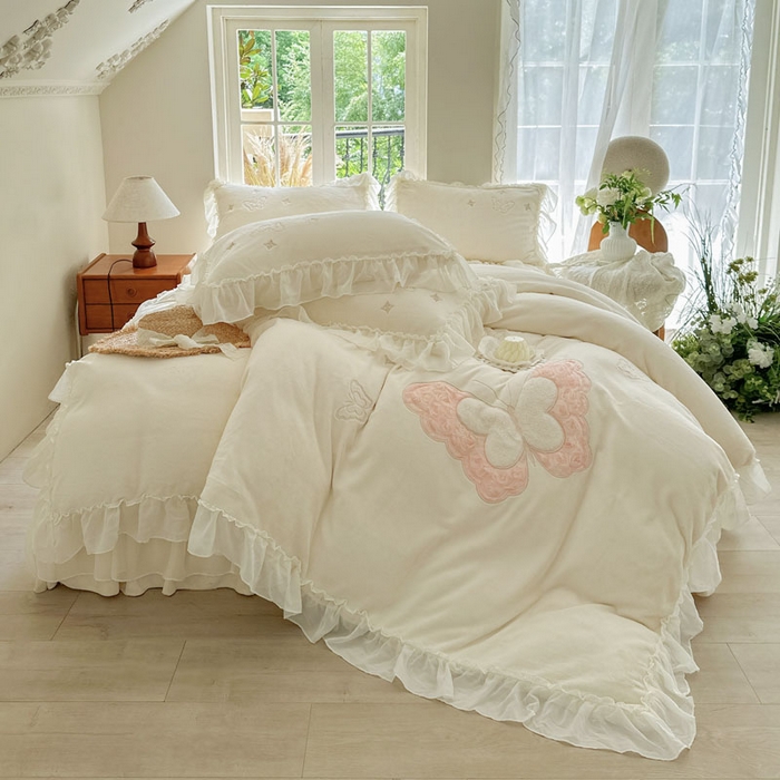 91家纺网 家纺一手货源 找家纺 （总）美洲琳 2025新款高克重全消光贴布绣花牛奶绒四件套