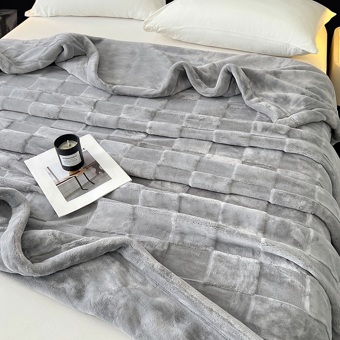 91家纺网 家纺一手货源 找家纺 凯轩毛毯网销专供 2025新款方格精品婚庆云毯毛毯 方格-浅银灰