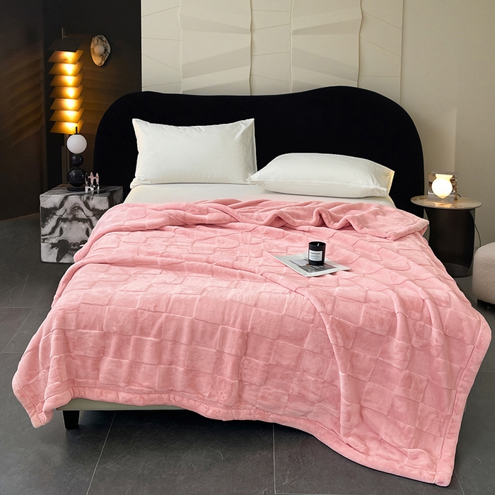 91家纺网 家纺一手货源 找家纺 凯轩毛毯网销专供 2025新款方格精品婚庆云毯毛毯 方格-樱花粉