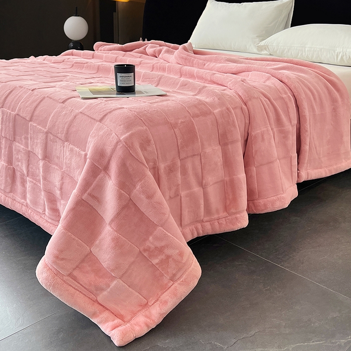 91家纺网 家纺一手货源 找家纺 凯轩毛毯网销专供 2025新款方格精品婚庆云毯毛毯 方格-樱花粉