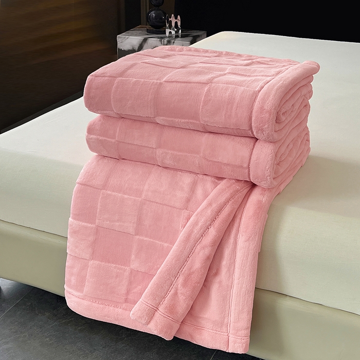 91家纺网 家纺一手货源 找家纺 凯轩毛毯网销专供 2025新款方格精品婚庆云毯毛毯 方格-樱花粉