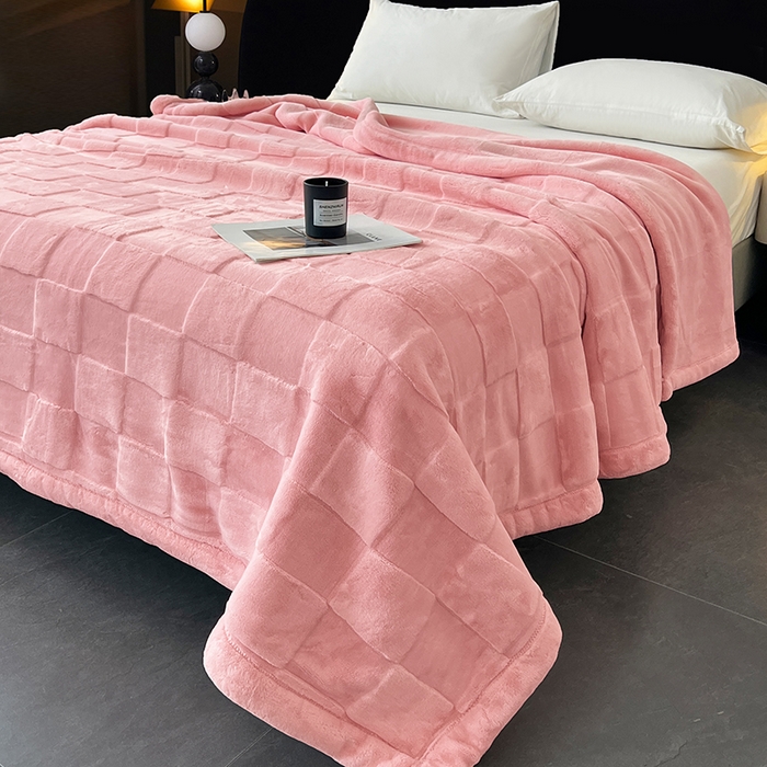 91家纺网 家纺一手货源 找家纺 凯轩毛毯网销专供 2025新款方格精品婚庆云毯毛毯 方格-樱花粉