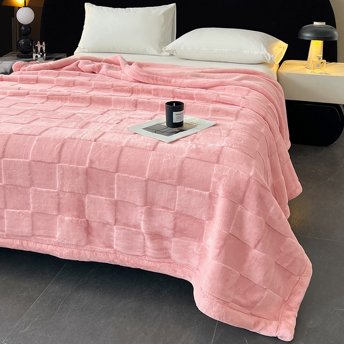 91家纺网 家纺一手货源 找家纺 凯轩毛毯网销专供 2025新款方格精品婚庆云毯毛毯 方格-樱花粉