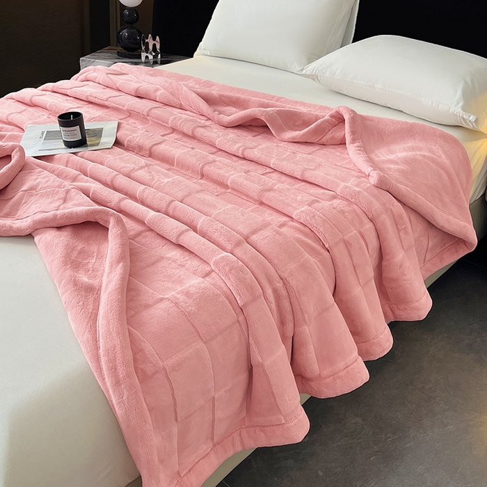 91家纺网 家纺一手货源 找家纺 凯轩毛毯网销专供 2025新款方格精品婚庆云毯毛毯 方格-樱花粉