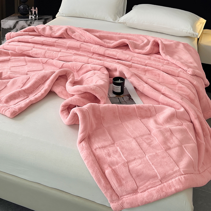 91家纺网 家纺一手货源 找家纺 凯轩毛毯网销专供 2025新款方格精品婚庆云毯毛毯 方格-樱花粉