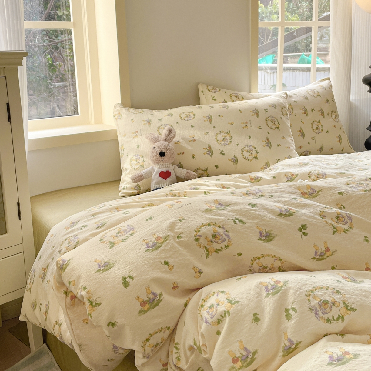 91家纺网 家纺一手货源 找家纺 铺尚美家纺 2025新款云感提花双层纱系列 兔子的欢喜