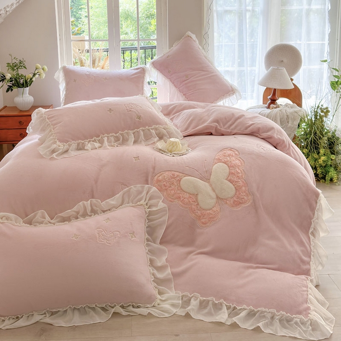 91家纺网 家纺一手货源 找家纺 （总）美洲琳 2025新款高克重全消光贴布绣花牛奶绒四件套