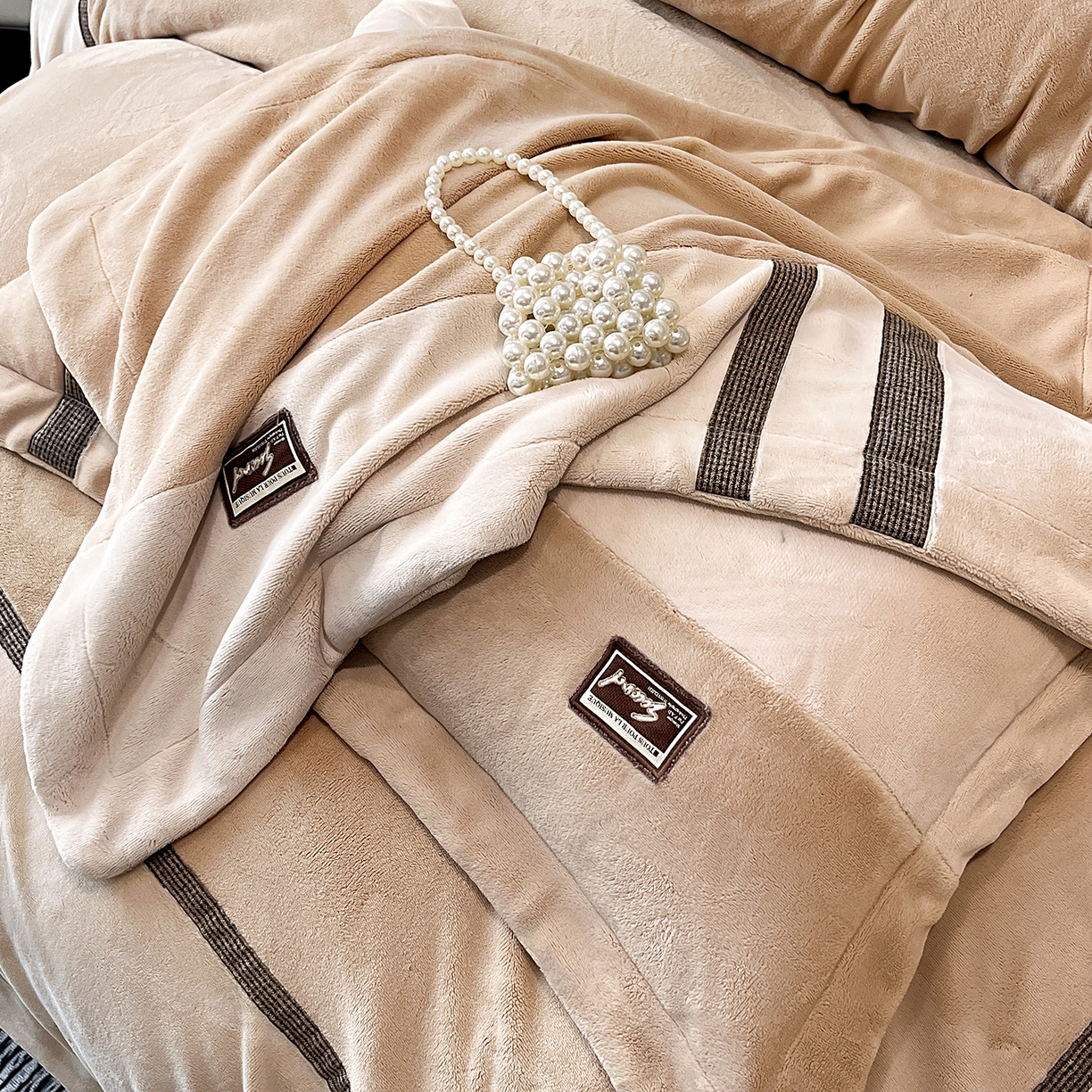 91家纺网 家纺一手货源 找家纺 （总）馨梦缘 2025新款全消光暖阳绒四件套牛奶绒四件套高端四件套（控价不低于268  -288）