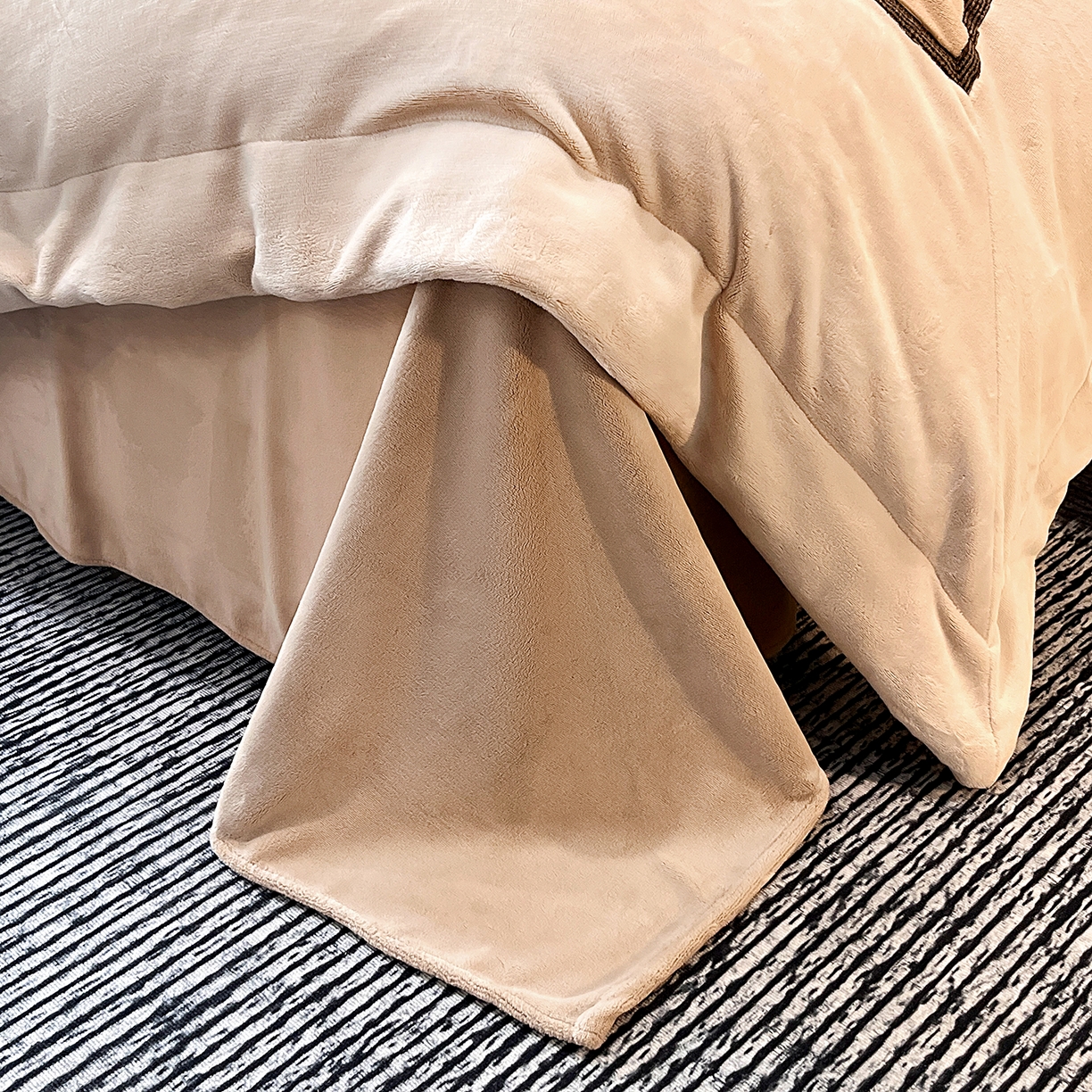 91家纺网 家纺一手货源 找家纺 （总）馨梦缘 2025新款全消光暖阳绒四件套牛奶绒四件套高端四件套（控价不低于268  -288）