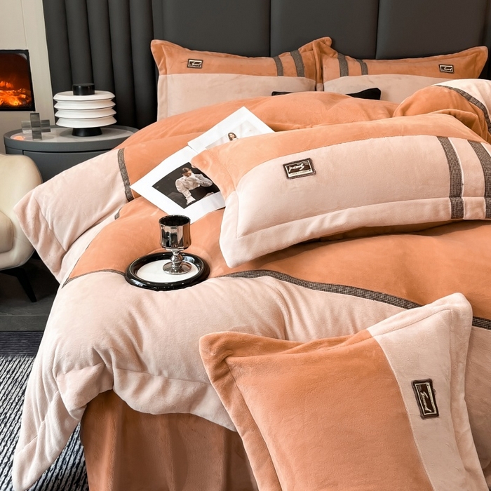 91家纺网 家纺一手货源 找家纺 馨梦缘 2025新款全消光暖阳绒四件套 永恒-简约桔+奶卡