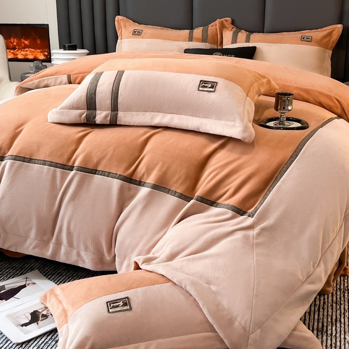 91家纺网 家纺一手货源 找家纺 馨梦缘 2025新款全消光暖阳绒四件套 永恒-简约桔+奶卡