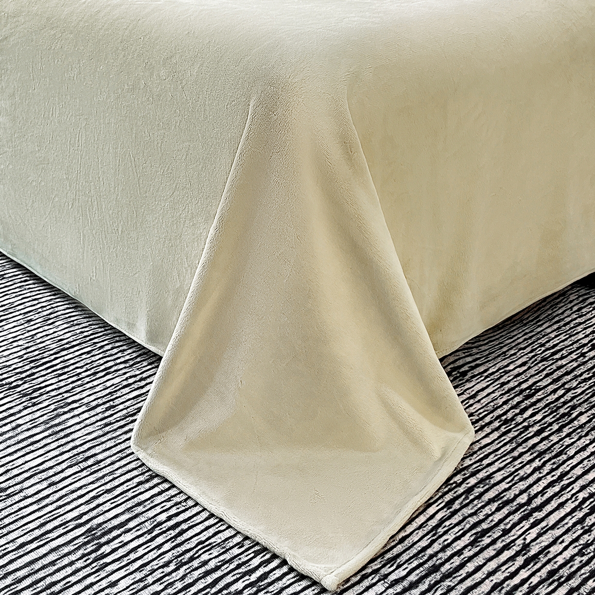 91家纺网 家纺一手货源 找家纺 馨梦缘 2025新款全消光暖阳绒四件套 永恒-浅绿+山青