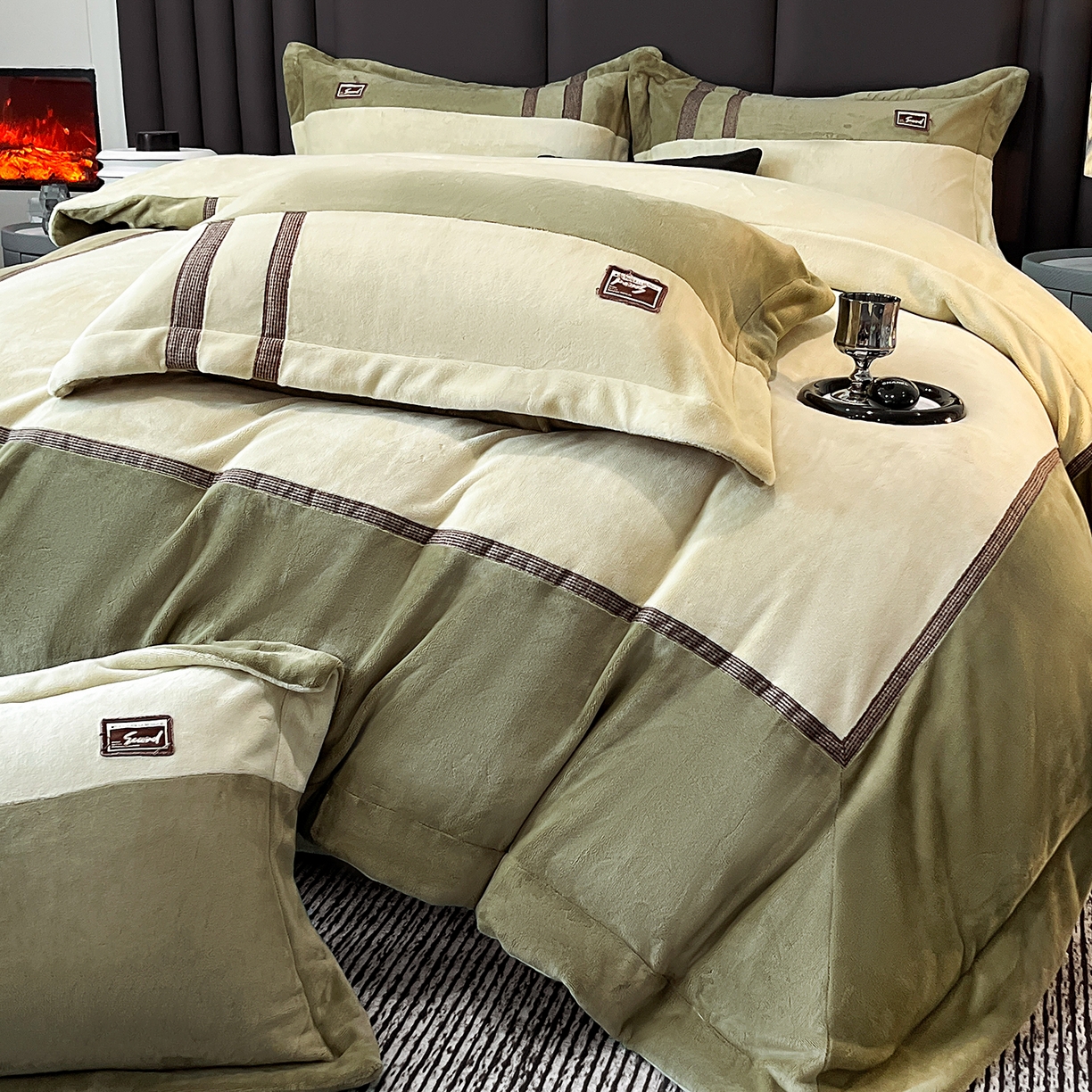 91家纺网 家纺一手货源 找家纺 馨梦缘 2025新款全消光暖阳绒四件套 永恒-浅绿+山青