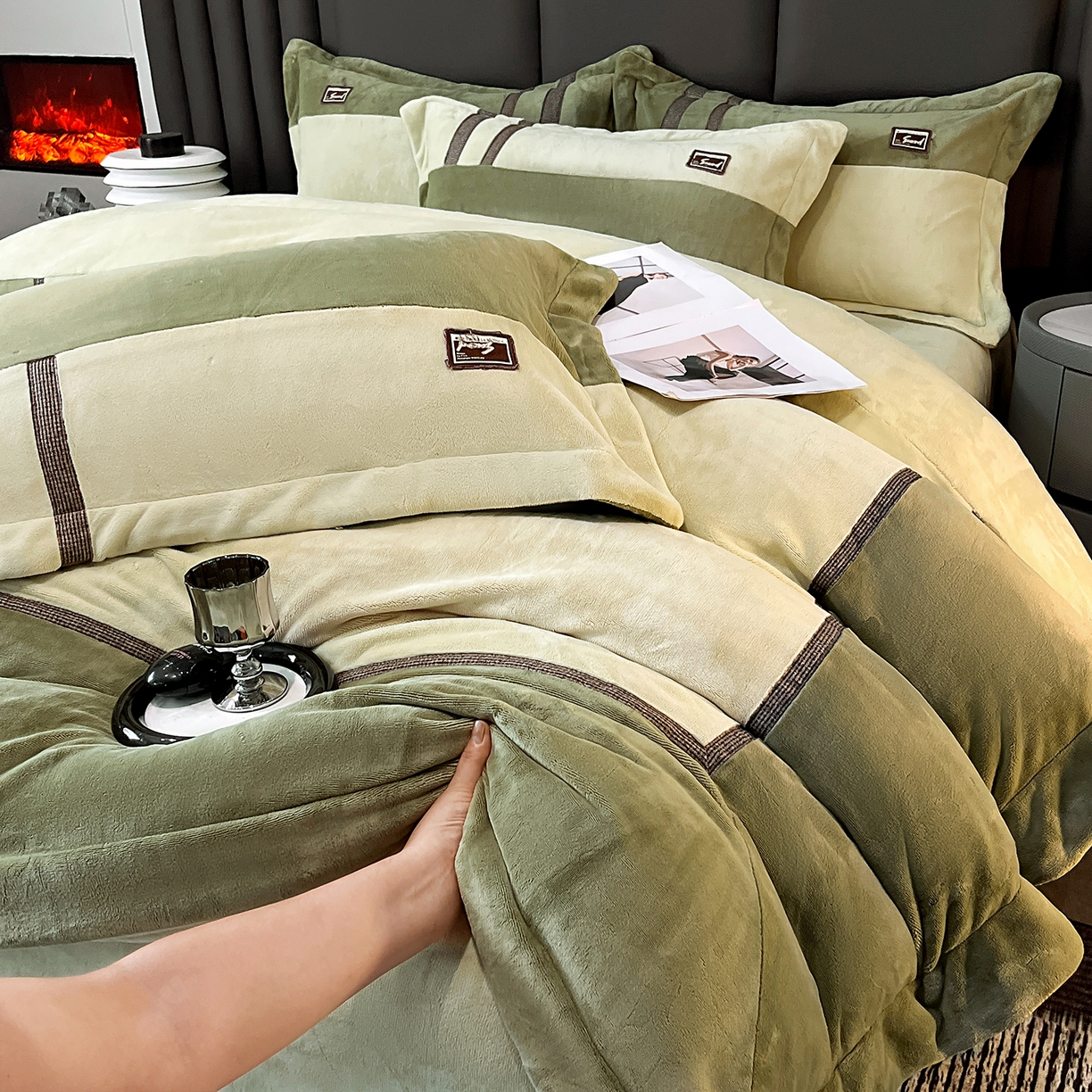 91家纺网 家纺一手货源 找家纺 馨梦缘 2025新款全消光暖阳绒四件套 永恒-浅绿+山青