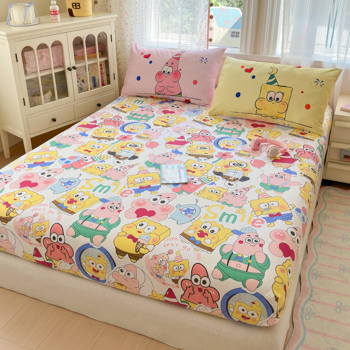 91家纺网 家纺一手货源 找家纺 一霖家纺 2025新款云朵棉小清新印花床笠系列 单床笠-过生日的海宝和派派