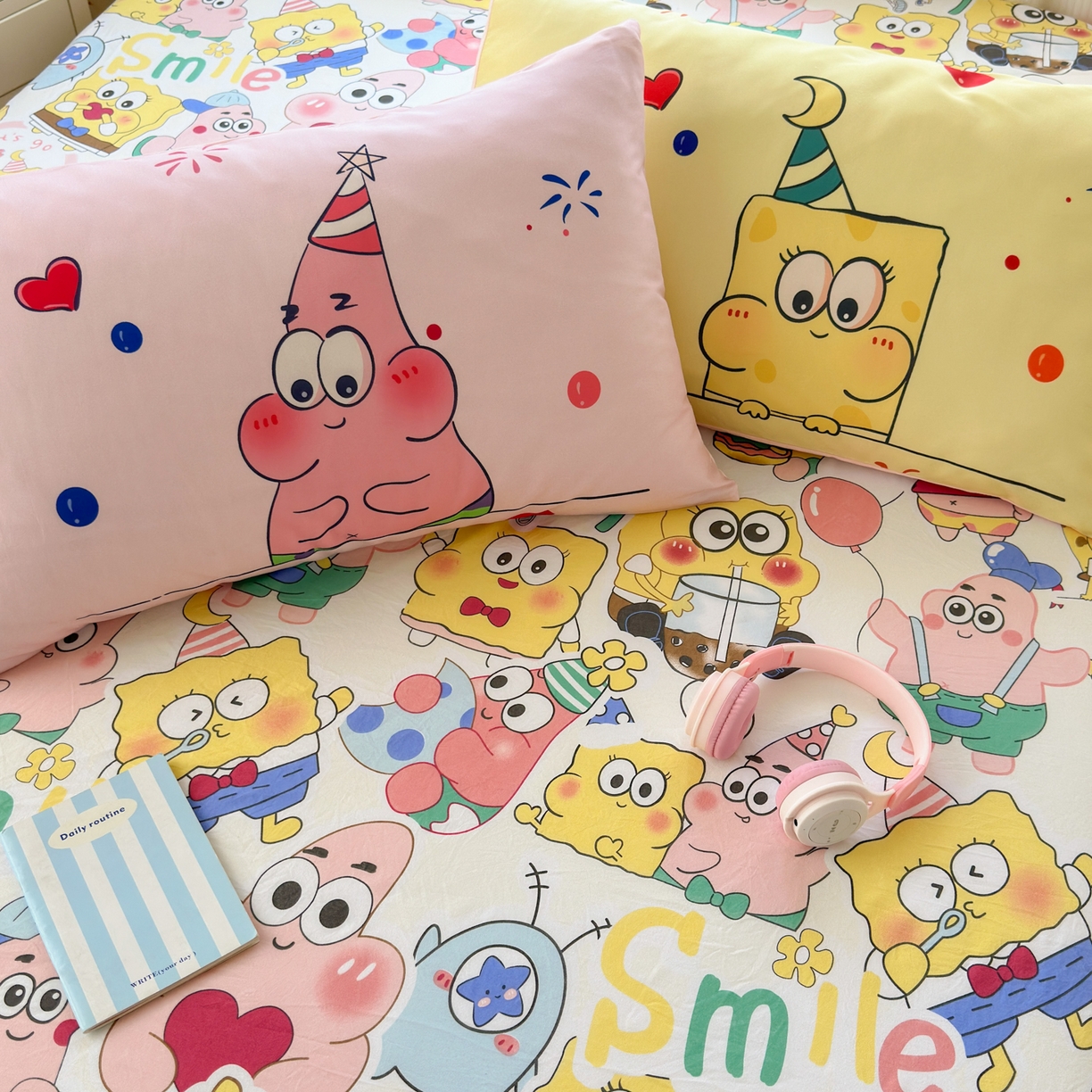 91家纺网 家纺一手货源 找家纺 一霖家纺 2025新款云朵棉小清新印花床笠系列 单床笠-过生日的海宝和派派